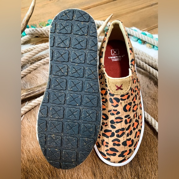 TWISTED X GIRLS' LEOPARD PRINT CASUAL SHOES - MOC TOE - Picture 3 of 16
